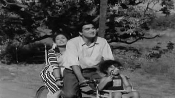 Saanwle Salone Aaye Din Lyrics - Ashok Kumar | Meena Kumari | Sunil Dutt | Hemanta Kumar Mukhopadhyay | Lata Mangeshkar