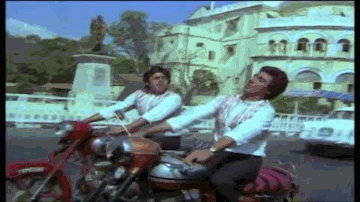 Sadiyon Mein Ek Baar Mile Lyrics - Mala Sinha | Jagdeep | Shakti Kapoor | Mahendra Kapoor | Suresh Wadkar