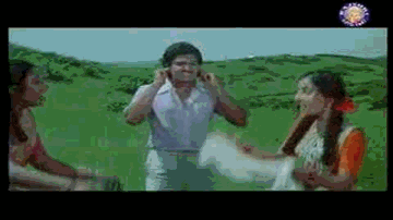Saheli Ho Paheli Pucchho Lyrics - Dina Pathak | Durga Khote | A. K. Hangal | Chandrani Mukherjee | Hemlata