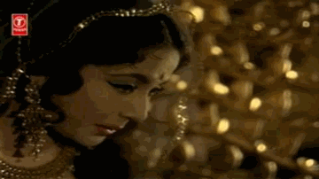 Sakhi Ri Mera Man Lyrics - Ashok Kumar | Meena Kumari | Pradeep Kumar | Lata Mangeshkar