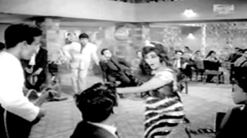 Sambhalon Zara Dil Ko Lyrics - Helen | Sheikh Mukhtar | Maruti | Suman Kalyanpur
