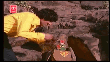 Sapnon Ka Raja Koi Lyrics - Simi Garewal | Vishal Anand | Shailendra Singh | Sulakshana Pandit (Sulakshana Pratap Narain Pandit)