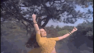 Sawan Ka Mahina Aa Gaya Lyrics - Saira Banu | Vinod Khanna | Sunil Dutt | Kishore Kumar | Lata Mangeshkar