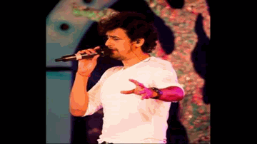 Shaadi Ki Pehli Raat Thi Lyrics - Vijay Raaz | Shakti Kapoor | Mahesh Manjrekar | Sonu Nigam