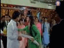 Shaadi Mubarak Lyrics - Madhuri Dixit | Sharmila Tagore | Shashi Kapoor | Alka Yagnik | Anuradha Paudwal