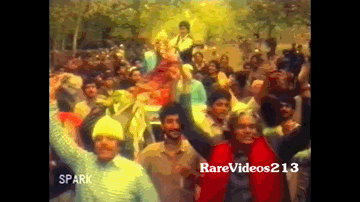 Shehare Ki Ladkiyan Lyrics - Rakesh Bedi | Avtar Gill | Yunus Parvez | Shabbir Kumar