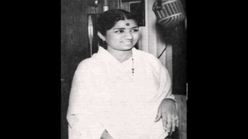 So Ja Mere Nanhe Nindiya Lyrics - Jeevan | Manorama | Sulochana Chatterjee | Lata Mangeshkar