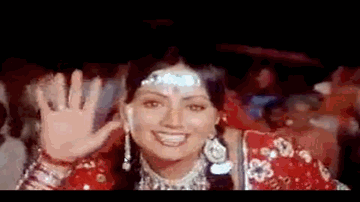 Sultana Mera Naam Lyrics - Lalita Pawar | Jagdeep | Aruna Irani | Lata Mangeshkar