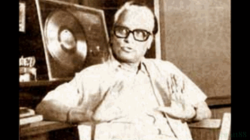 Sundar Hoon Sakhi Pag Pag Par Main Lyrics - Miss Bibbo