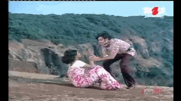 Sundari Aye Haye Sundari Lyrics - Rekha | Jeevan | Manmohan | Kishore Kumar