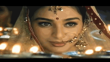 Suno Ji Dulhan ek Baat Sunoji Lyrics - Salman Khan | Tabu | Saif Ali Khan | Kavita Krishnamurthy | Udit Narayan