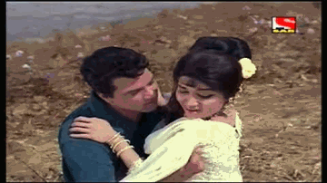 Suno Sajna Papihe Ne Kaha Sabse Lyrics - Dharmendra | Rajendra Nath | Asha Parekh | Lata Mangeshkar