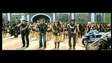Tha Kar Ke (Remix) Lyrics - Kareena Kapoor | Ajay Devgan | Arshad Warsi | Earl Edgar D Souza | Akriti Kakkar