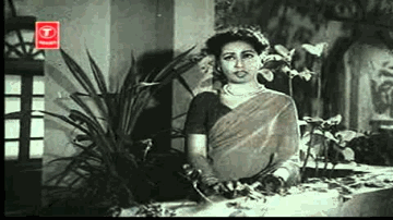 Thi Jinse Palbhar Ki Pehchan Lyrics - Randhir Kapoor | Ashok Kumar | Meena Kumari | Asha Bhosle