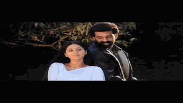 Tu Mere Paas Bhi Hai Lyrics - Urmila Matondkar | Manoj Bajpai | Shefali Shah | Harìharan | Lata Mangeshkar
