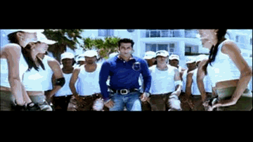 Tujhe Aksa Beach Ghuma Du, Aa Chalti Kya Lyrics - Salman Khan | Priyanka Chopra | Sohail Khan | Amrita Kak | Wajid Khan