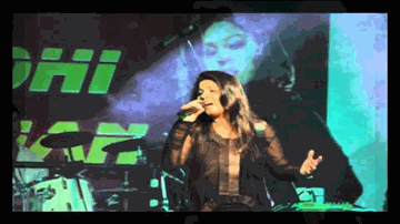 Tum Mere Saath Ho Lyrics - Delnaaz Paul | Satish Kaushik | Asrani | Shaan | Sunidhi Chauhan
