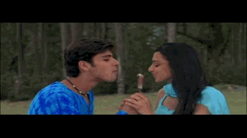 Tum Pe Lyrics - Sachin Khedekar | Akshay Anand | Anang Desai | Krishnan Nair Shantakumari Chitra (K.S. Chitra) | Sonu Nigam