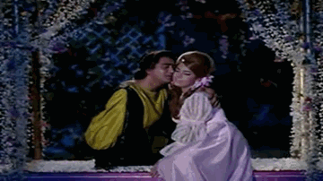 tuu husn hai main ishq huuN Lyrics - Sunil Dutt | Rajkumar | Vimi | Asha | Mahendra Kapoor