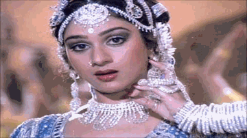 Umar Sari Lyrics - Madhuri Dixit | Rajesh khanna | Meenakshi Seshadri | Amit Kumar | Asha Bhosle