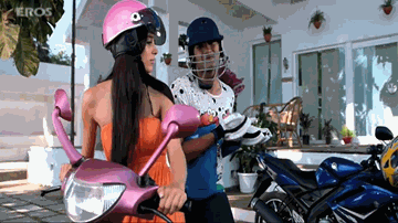Undi Ki Condi Lyrics - Zoa Morani | Ali Fazal | Shah Rukh Khan | Aditi Singh Sharma | Shaan