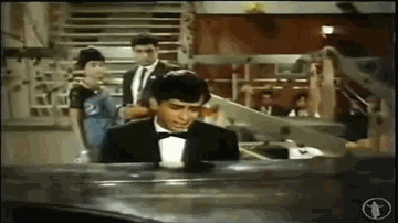 Waqt Karta Jo Wafa Lyrics - Helen | Shashi Kapoor | Rajshree | Mukesh Chand Mathur (Mukesh)