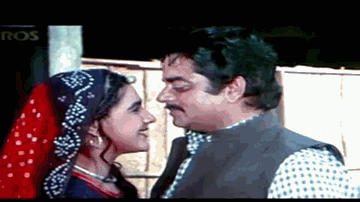 Yahin Kahin Jiyara Hamar Lyrics - Rishi Kapoor | Govinda | Amrita Singh | Neil Nitin Mukesh | Sadhana Sargam