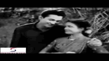 Ye Kaun Aayaa Re Lyrics - Kamini Kaushal | Dev Anand | Chanda | Kishore Kumar | Lata Mangeshkar