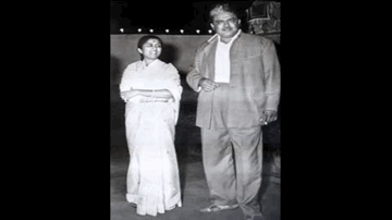 zulm tumhaare sah na sake ham Lyrics - Kamini Kaushal | Dev Anand | Gulab | Lata Mangeshkar
